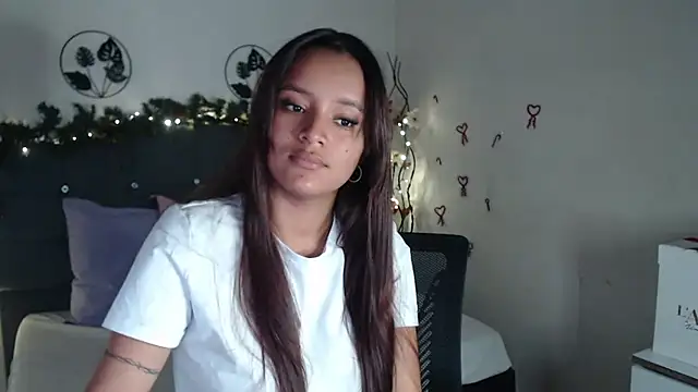 Snapshot of mia_sweetdc chatting on December 21, 2024, 8:54 pm mia sweetdc online show from December 21, 2024, 8:54 pm