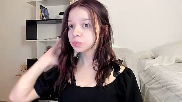 crystal lilith online show from February 12, 2025, 3:16 pm