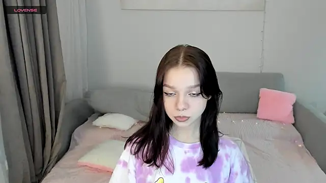 crystal lilith online show from January 18, 2026, 5:05 pm