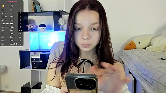 crystal lilith online show from February 14, 2025, 6:29 pm