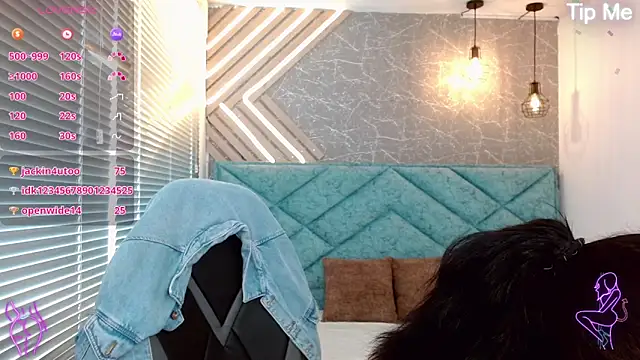 april dumont online show from March 5, 2025, 6:12 pm