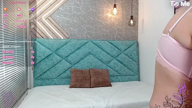 april dumont online show from March 7, 2025, 3:28 pm