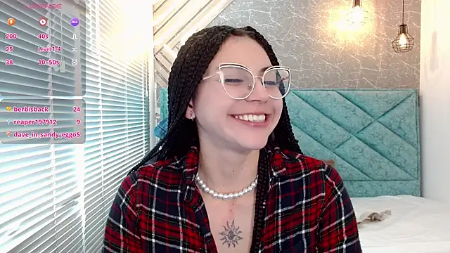 april dumont online show from March 4, 2025, 4:09 pm