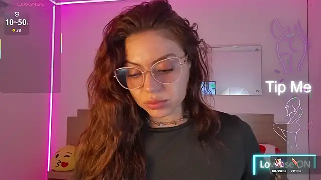 april dumont online show from September 13, 2025, 4:18 pm