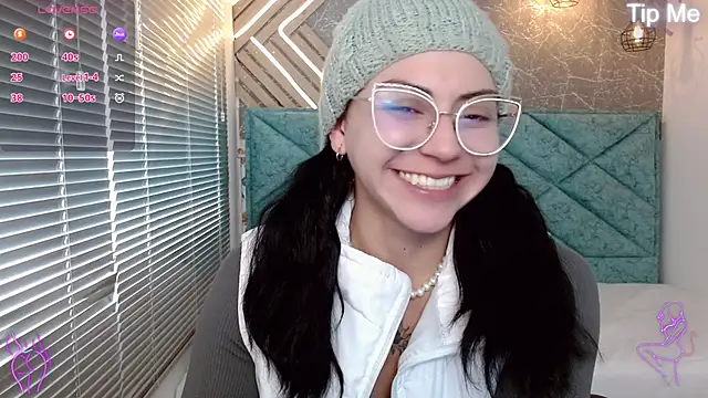 april dumont online show from March 8, 2025, 2:08 pm