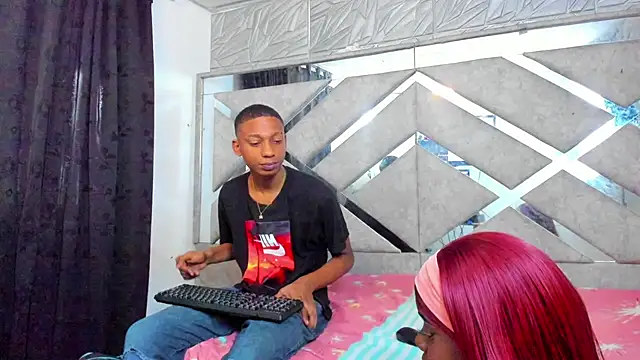 Snapshot of EvaxEmma chatting on February 26, 2025, 1:32 pm EvaxEmma online show from February 26, 2025, 1:32 pm