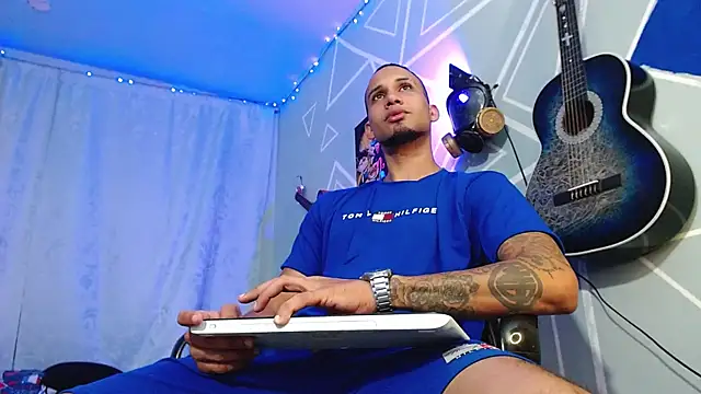 MagnusFrost online show from March 21, 2025, 3:55 am