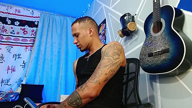 MagnusFrost online show from March 18, 2025, 11:31 pm