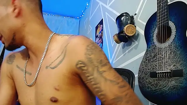 MagnusFrost online show from March 18, 2025, 12:08 am