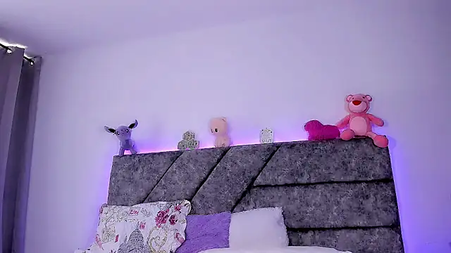 Valentina Alba online show from January 27, 2025, 1:52 pm