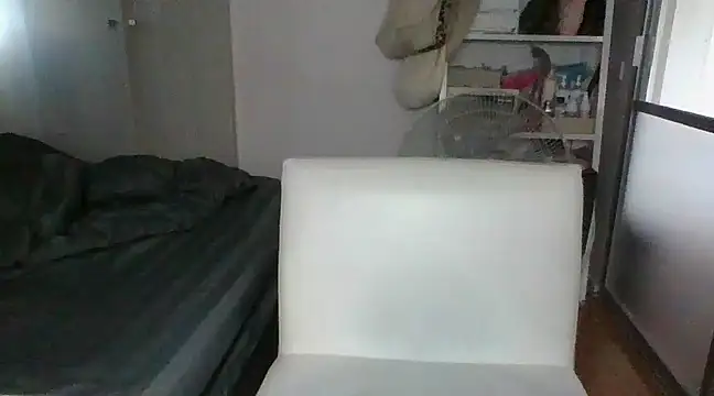 iamMalixxx online show from March 12, 2025, 10:59 am