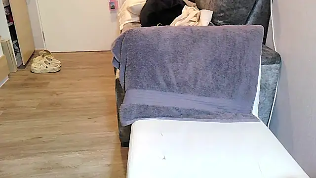 iamMalixxx online show from April 5, 2026, 3:51 pm