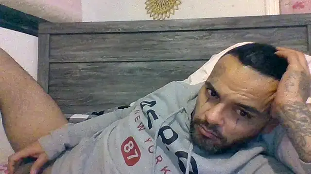 Snapshot of Houstonslong1 chatting on January 19, 2025, 11:12 am Houstonslong1 online show from January 19, 2025, 11:12 am