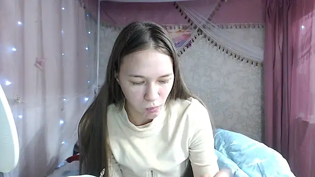 Snapshot of leila_bambi_ chatting on December 22, 2025, 5:02 pm leila bambi online show from December 22, 2025, 5:02 pm