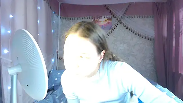 Snapshot of leila_bambi_ chatting on January 17, 2026, 10:52 am leila bambi online show from January 17, 2026, 10:52 am