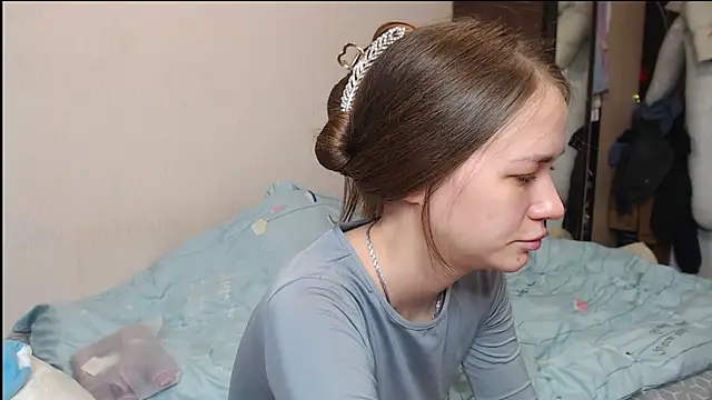 Snapshot of leila_bambi_ chatting on February 19, 2025, 2:12 am leila bambi online show from February 19, 2025, 2:12 am