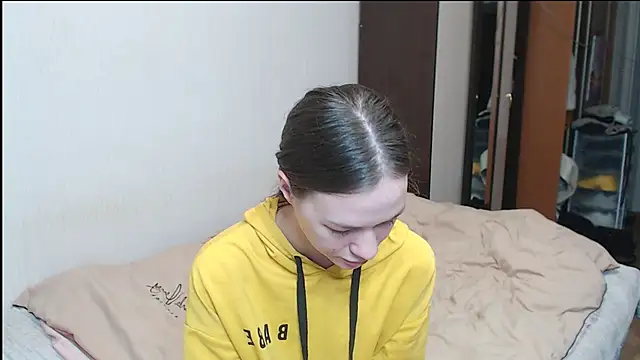 Snapshot of leila_bambi_ chatting on March 18, 2025, 12:08 am leila bambi online show from March 18, 2025, 12:08 am