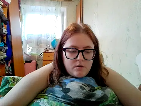 DesireMelissa online show from December 4, 2025, 10:14 am