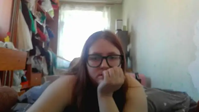 Snapshot of DesireMelissa chatting on May 5, 2026, 6:16 am DesireMelissa online show from May 5, 2026, 6:16 am