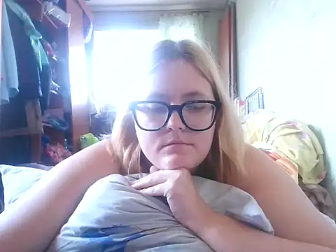 DesireMelissa online show from September 24, 2025, 6:42 am