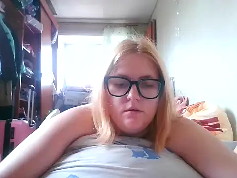 DesireMelissa online show from October 13, 2025, 8:05 am