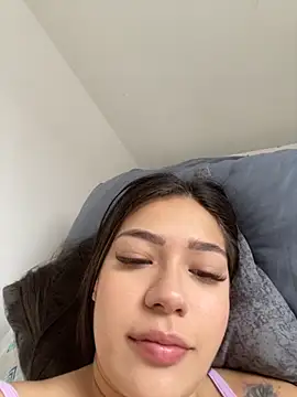 Latina vanessa online show from November 22, 2025, 1:54 pm