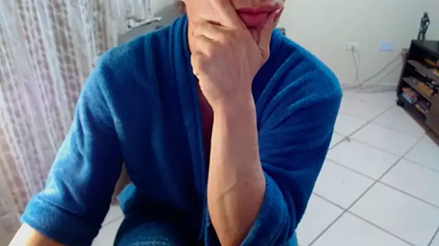 Snapshot of Giruivafitness chatting on September 22, 2025, 11:55 pm Giruivafitness online show from September 22, 2025, 11:55 pm