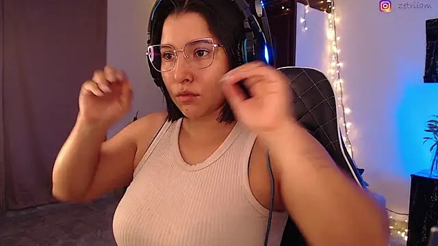 Snapshot of Zetrionn chatting on January 29, 2025, 2:19 am Zetrionn online show from January 29, 2025, 2:19 am