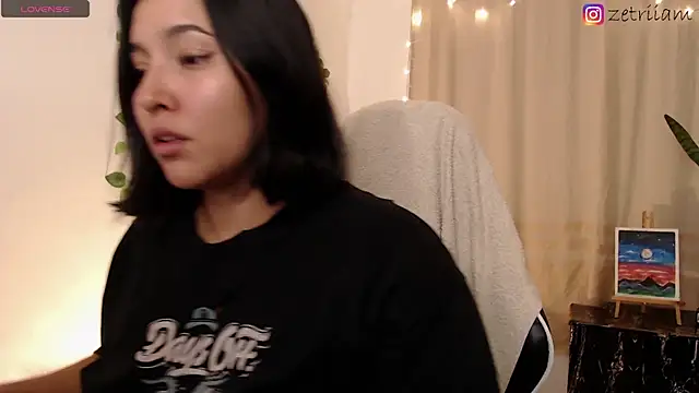 Snapshot of Zetrionn chatting on February 22, 2025, 3:23 am Zetrionn online show from February 22, 2025, 3:23 am