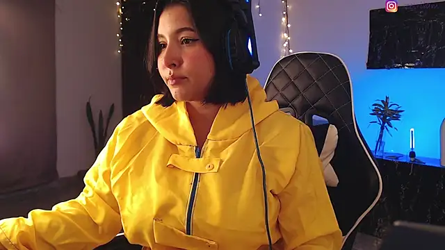 Snapshot of Zetrionn chatting on January 30, 2025, 2:27 am Zetrionn online show from January 30, 2025, 2:27 am