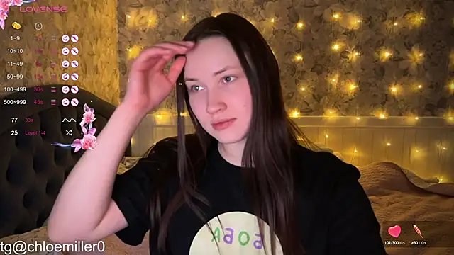 ChloeMillerMeow online show from February 15, 2025, 1:49 pm