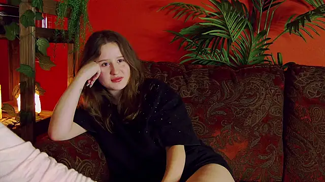 Snapshot of SquirtBabee chatting on October 5, 2025, 3:58 pm SquirtBabee online show from October 5, 2025, 3:58 pm