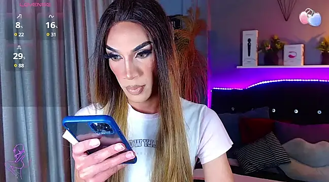 Snapshot of camila_hootie chatting on March 4, 2025, 3:44 am camila hootie online show from March 4, 2025, 3:44 am