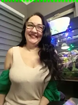Snapshot of CamilleDesire chatting on January 21, 2025, 5:30 pm CamilleDesire online show from January 21, 2025, 5:30 pm