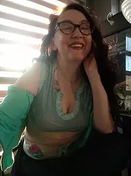 Snapshot of CamilleDesire chatting on September 28, 2025, 4:47 pm CamilleDesire online show from September 28, 2025, 4:47 pm