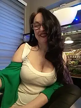 Snapshot of CamilleDesire chatting on March 12, 2025, 5:07 pm CamilleDesire online show from March 12, 2025, 5:07 pm