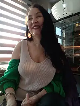 Snapshot of CamilleDesire chatting on March 15, 2025, 4:54 pm CamilleDesire online show from March 15, 2025, 4:54 pm