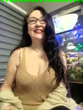 Snapshot of CamilleDesire chatting on January 16, 2025, 5:01 pm CamilleDesire online show from January 16, 2025, 5:01 pm