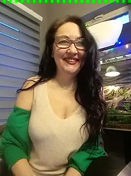 Snapshot of CamilleDesire chatting on February 25, 2025, 5:08 pm CamilleDesire online show from February 25, 2025, 5:08 pm