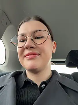 RinaCat online show from April 13, 2026, 6:17 am