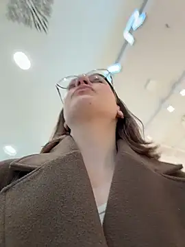 RinaCat online show from April 9, 2026, 6:19 am