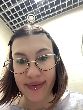 RinaCat online show from February 4, 2026, 3:23 am