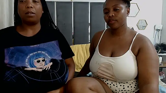 IceBellaCane313 online show from March 28, 2026, 10:55 pm