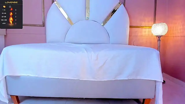 Donnapaul online show from March 19, 2025, 11:50 am