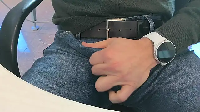 alessandroman2114 online show from February 18, 2026, 11:28 am