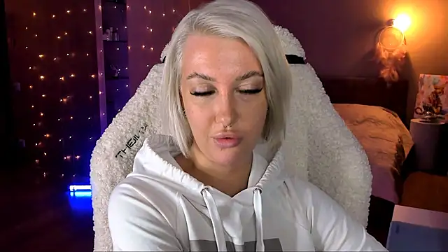 tykioty Miley online show from January 29, 2025, 5:24 pm