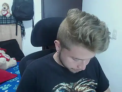 JOHANLEON1 online show from October 3, 2025, 2:40 pm