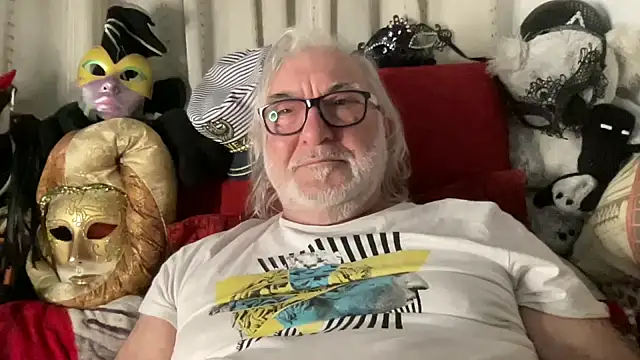 EroticVenetian online show from April 11, 2026, 10:02 pm