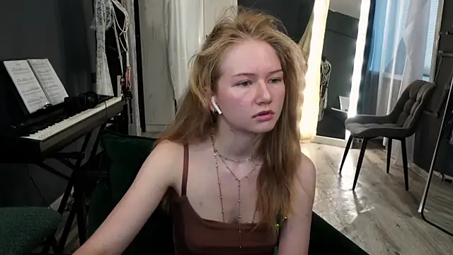 Snapshot of Alexandra_Demore chatting on June 24, 2026, 7:22 pm Alexandra Demore online show from June 24, 2026, 7:22 pm
