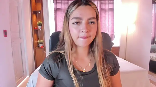 ambarcarterr online show from March 20, 2025, 2:21 pm